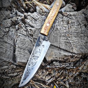 Couteau en frêne stabilisé